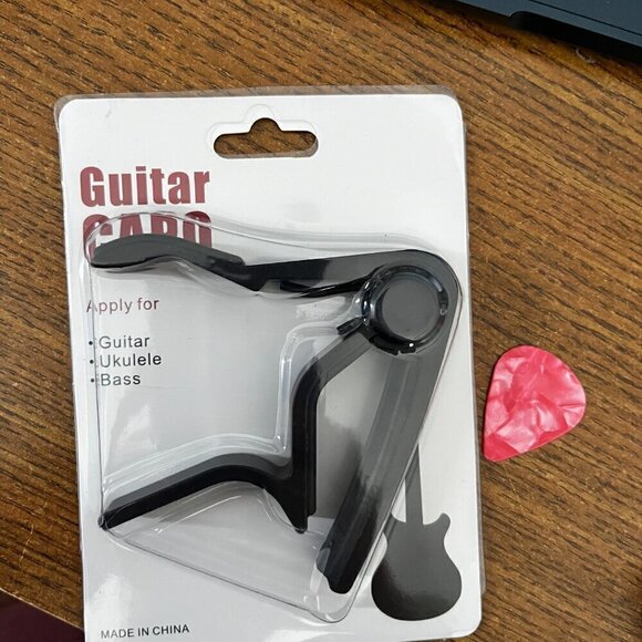 Black Guitar Capo For Guitarists Music Lover Gift Ukulele New - Picture 2 of 4